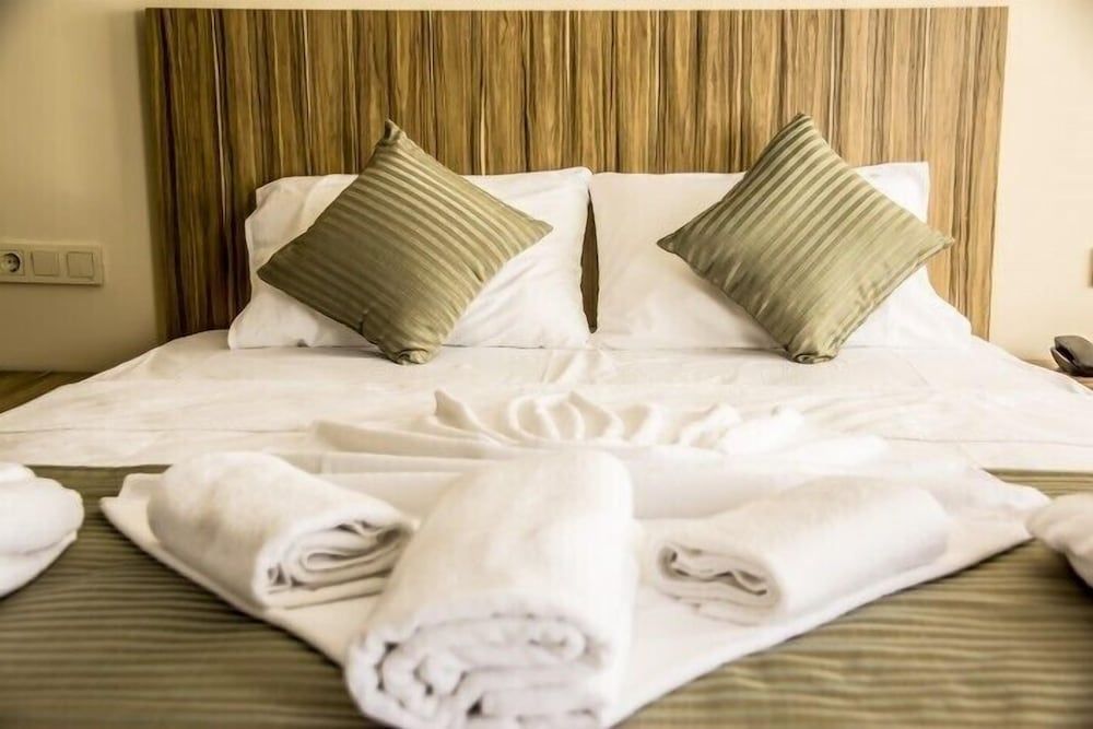 Deluxe Room, 1 Queen Bed, Non Smoking