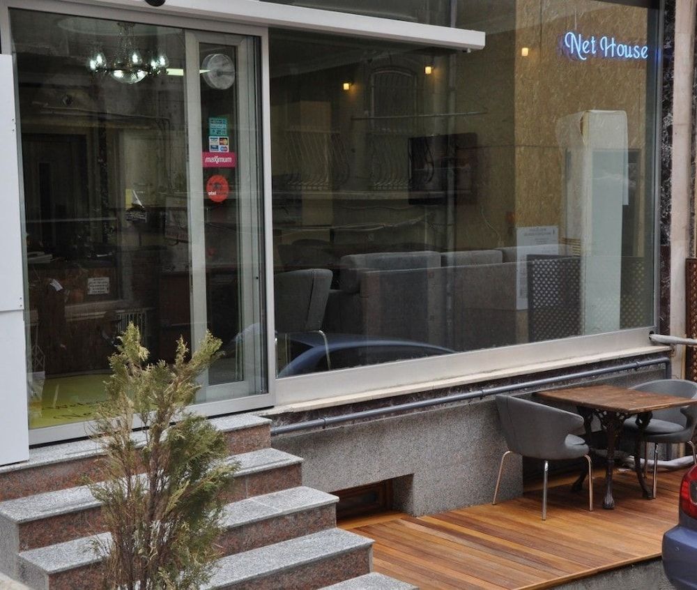 undefined Net House Hotel 2