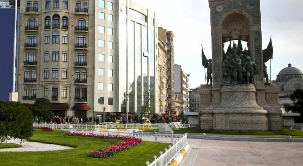 undefined Net House Hotel 5