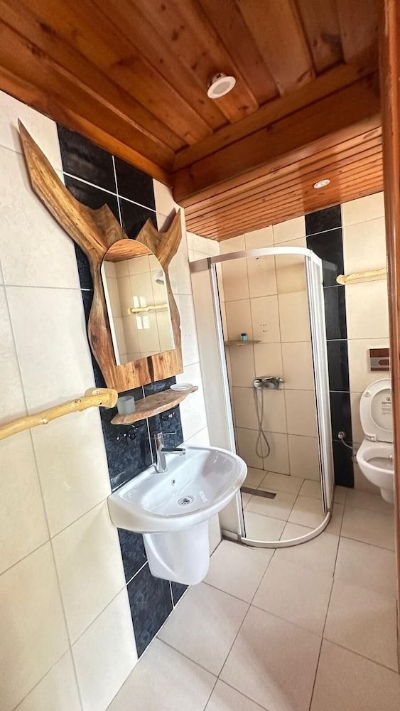 Wood House Deluxe Triple Room, 1 Bedroom, Non Smoking, Garden View 5