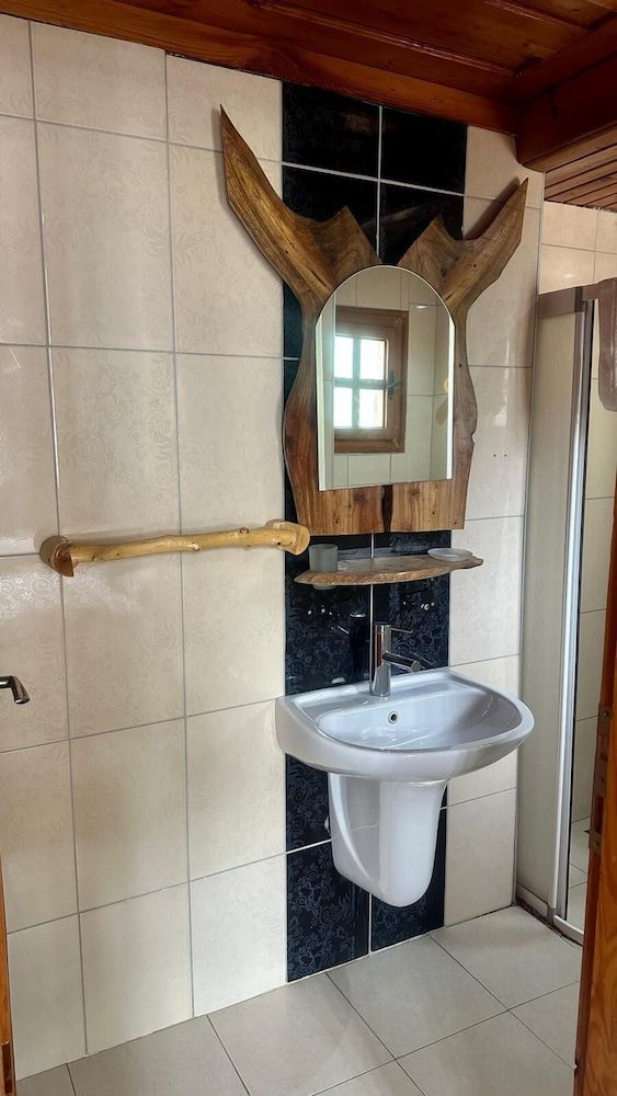 Wood House Deluxe Triple Room, 1 Bedroom, Non Smoking, Garden View 4