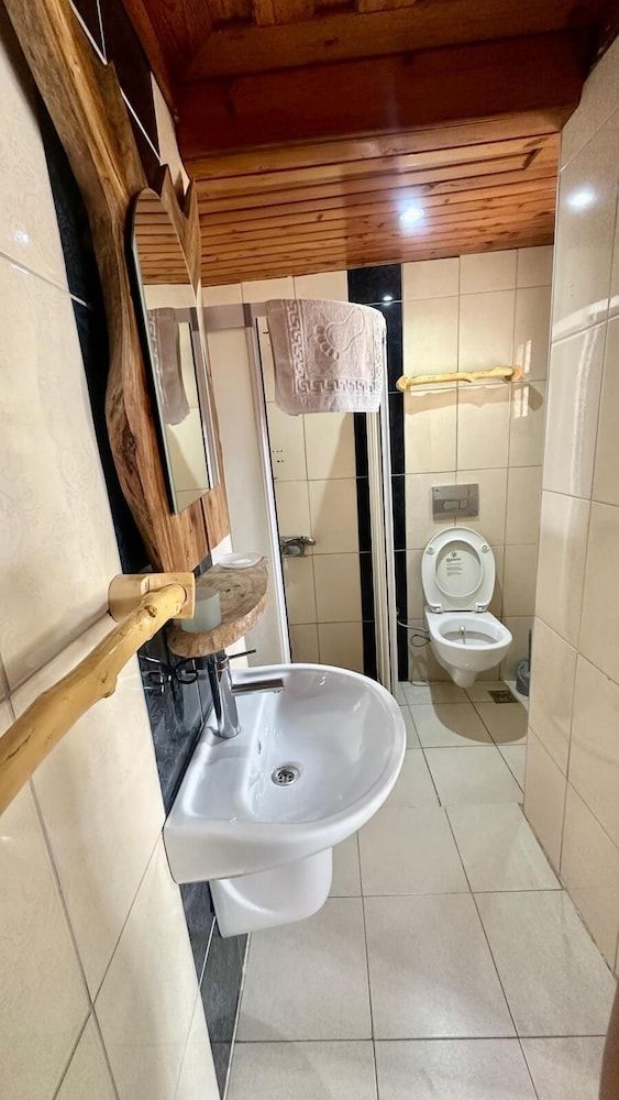 Wood House Deluxe Triple Room, 1 Bedroom, Non Smoking, Garden View 7