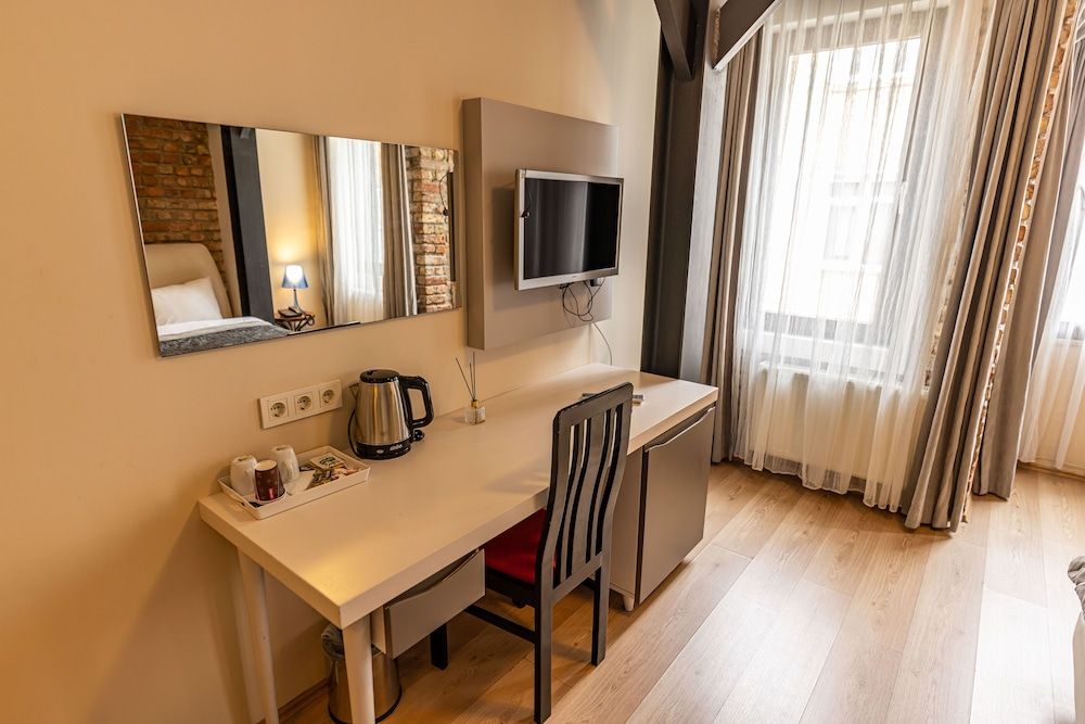 Calanthe Residence Deluxe Double Room 3