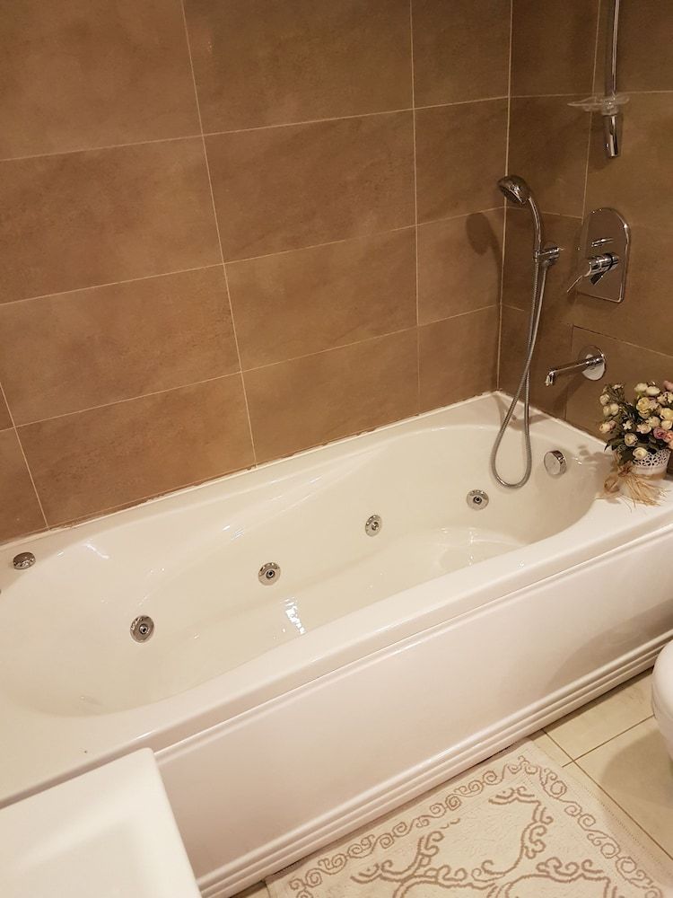 Galata 1785 Suites Deluxe Suite (Spa Bath) 4