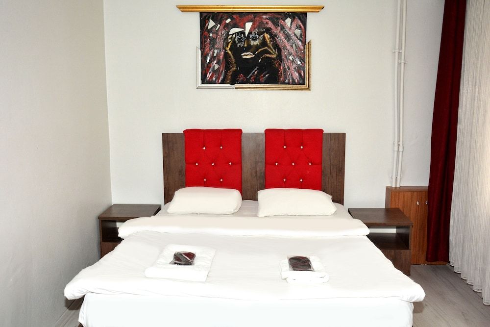 undefined Palmiye Suit 4