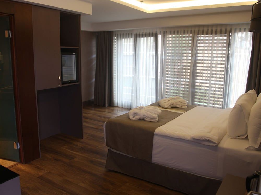 undefined Blueway Hotel Historical 5