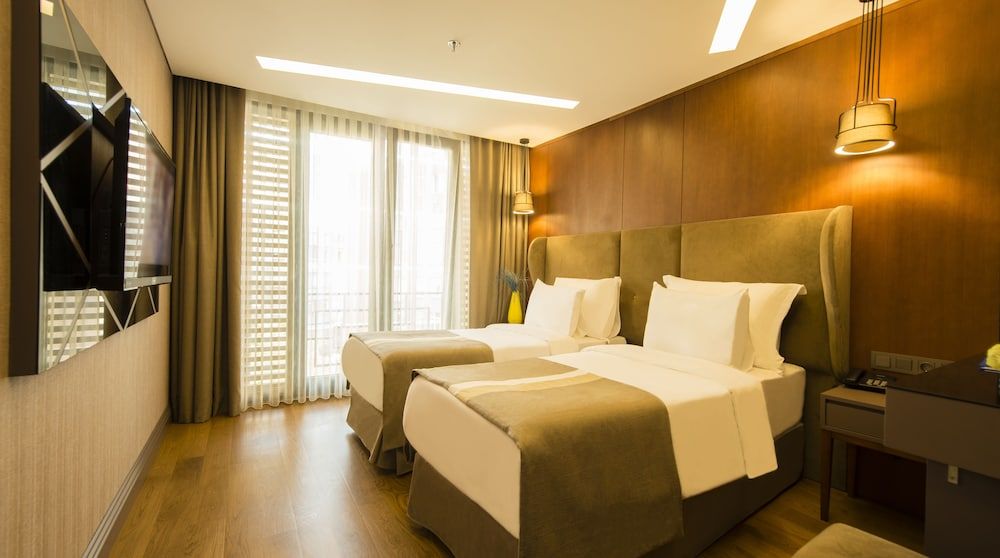 undefined Blueway Hotel Historical 6