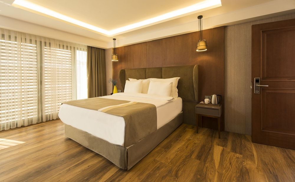 undefined Blueway Hotel Historical 9