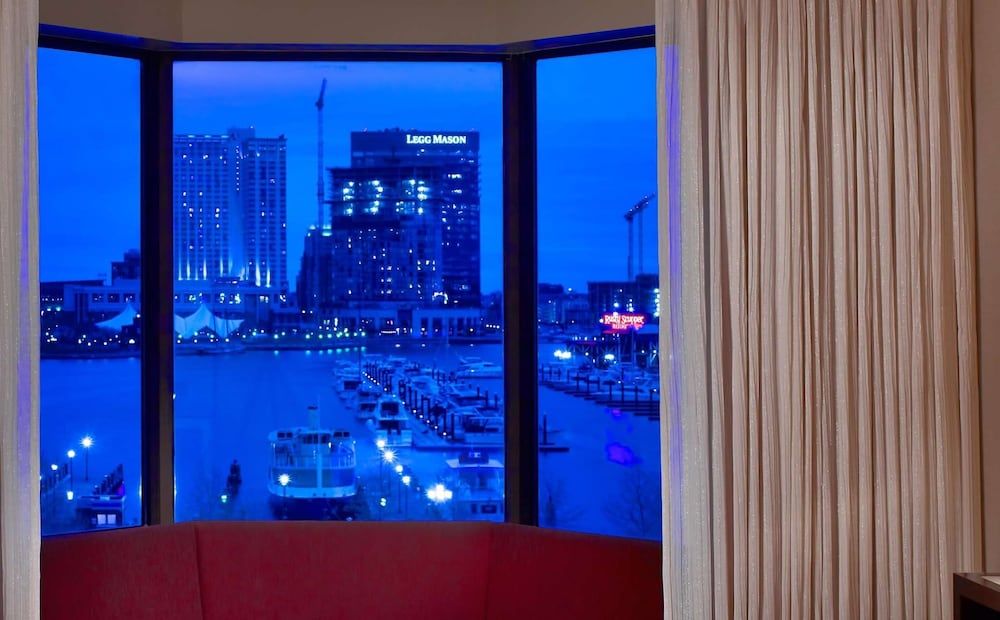 The Royal Sonesta Harbor Court Baltimore Suite, 1 King Bed, Harbor View 6