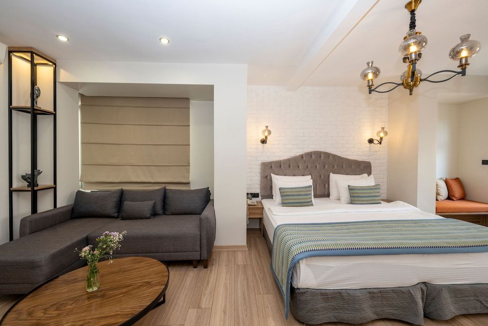 undefined The Marions Suite Hotel 3