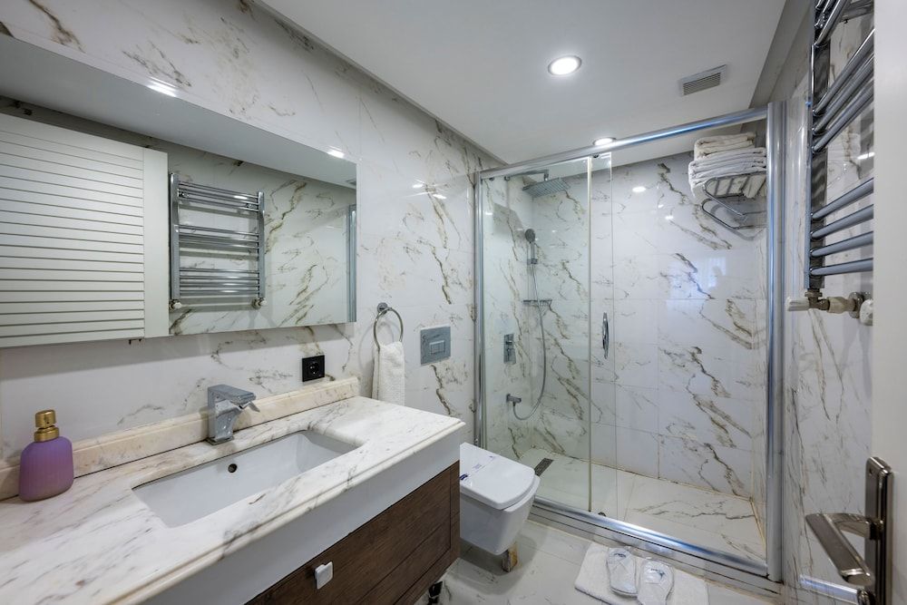 The Marions Suite Hotel Basic Room, 1 Bedroom, Ensuite 4