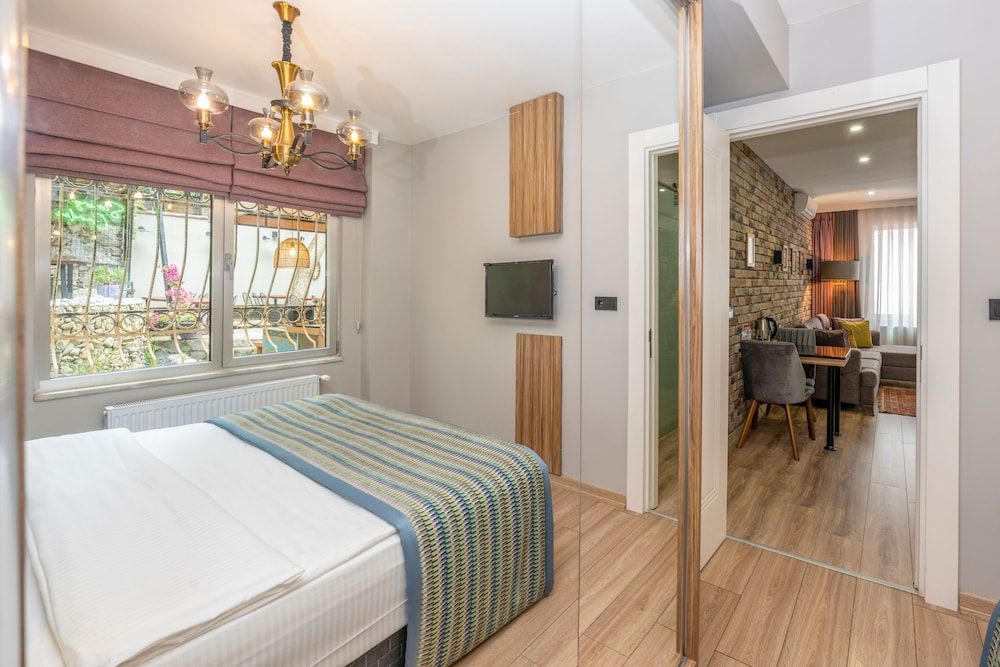 undefined The Marions Suite Hotel 5