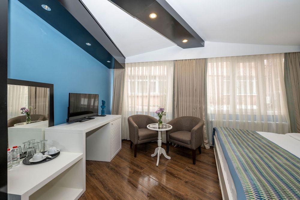 The Marions Suite Hotel Basic Room, 1 Bedroom, Ensuite 5