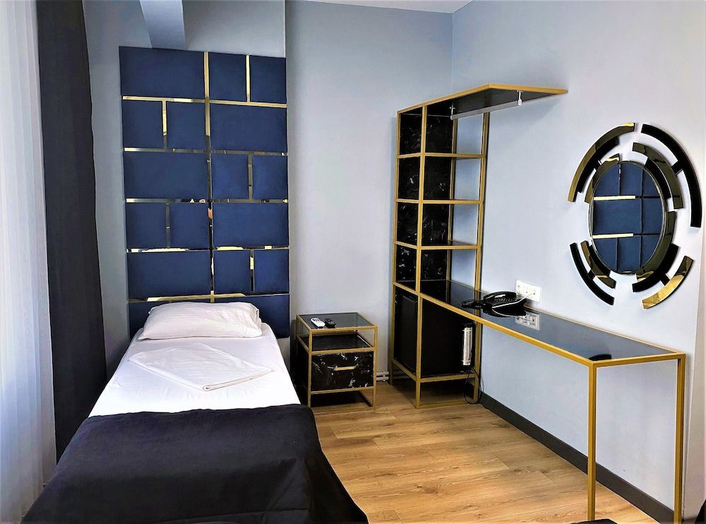 undefined Orange Airport Hotel 4