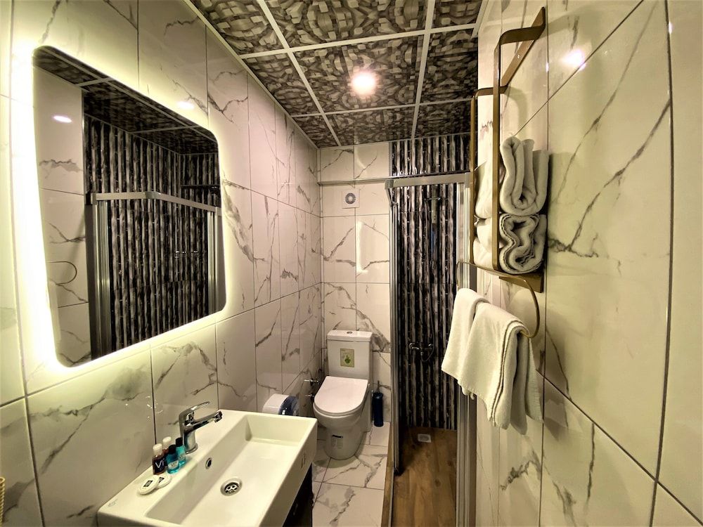 Orange Airport Hotel Deluxe Double Room, 1 Bedroom 10