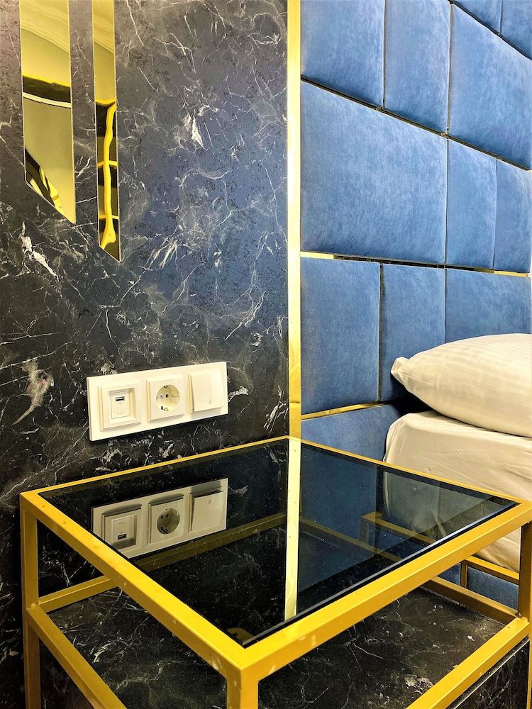 Orange Airport Hotel Deluxe Double Room, 1 Bedroom 7