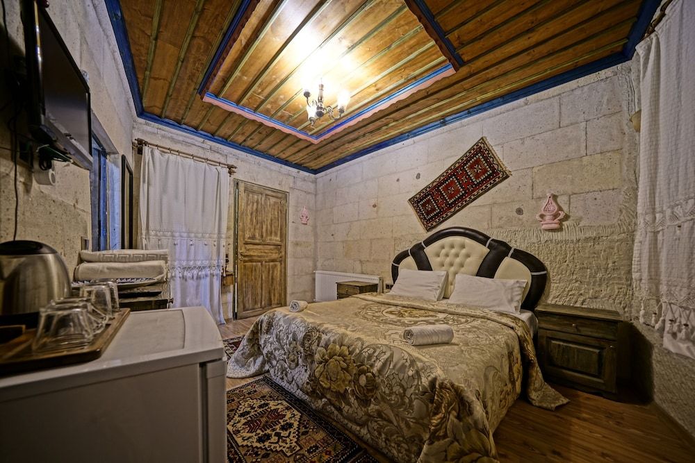 undefined Kayatas Hotel