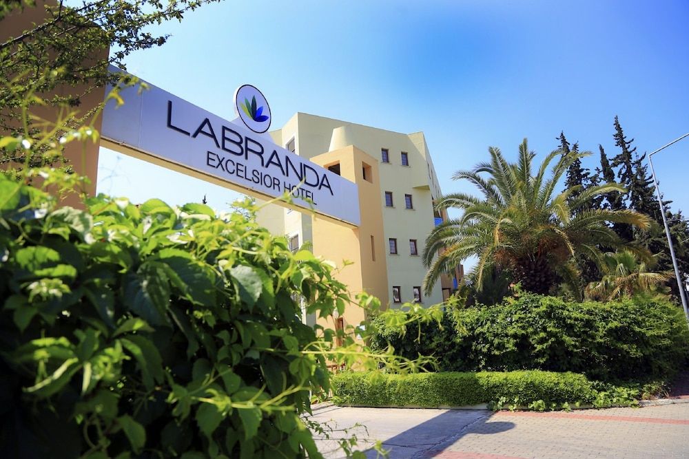 undefined Labranda Excelsior Side