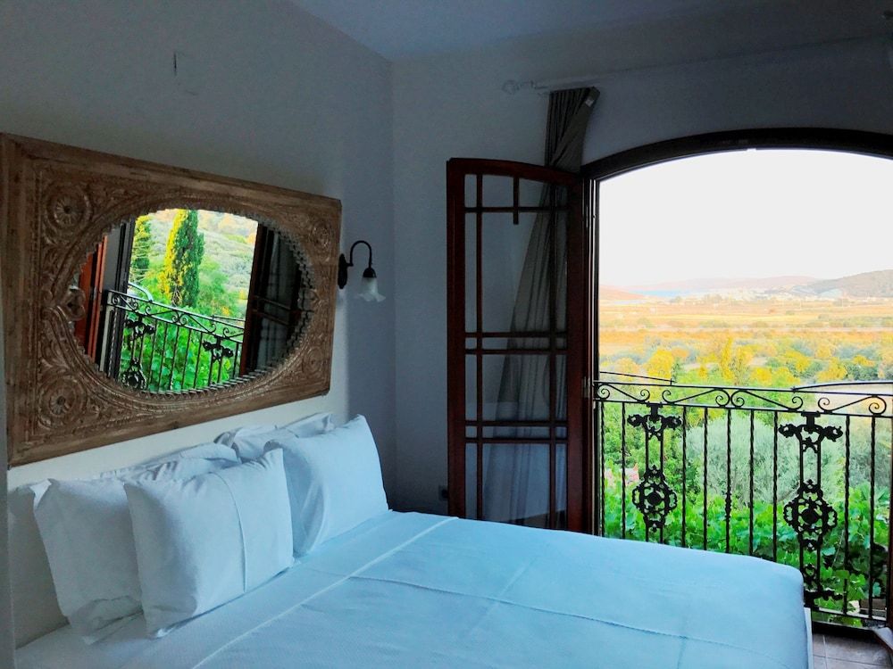 Villa Taraca Alacati Romantik Hotel Standard Double Room, Garden View 8