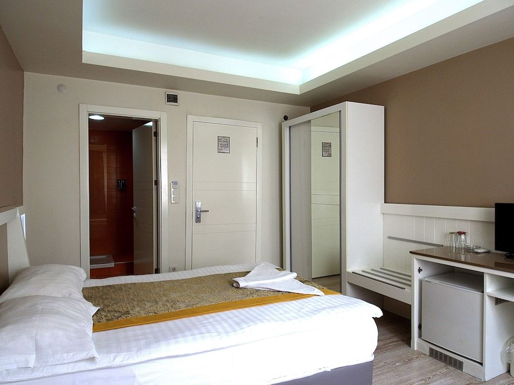 Grand As Hotel Double or Twin Room 8