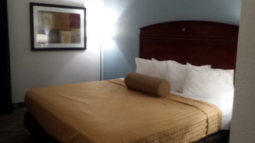 Traditional Room, 1 King Bed, Accessible