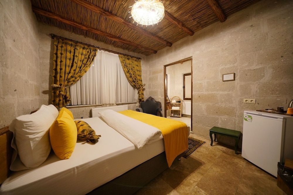 NISSA Stone Double Room with Valley View