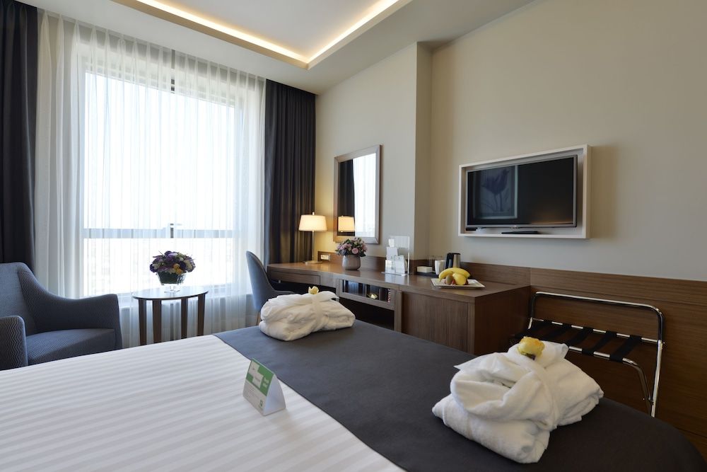 Standard Room, 1 Queen Bed with Sofa bed, City View