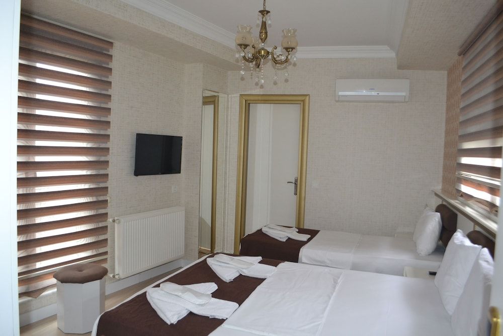 Mini Nova Hotel Triple Room, City View 2