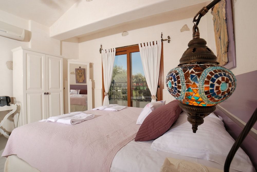 Peri Art Hotel Deluxe Double Room 11