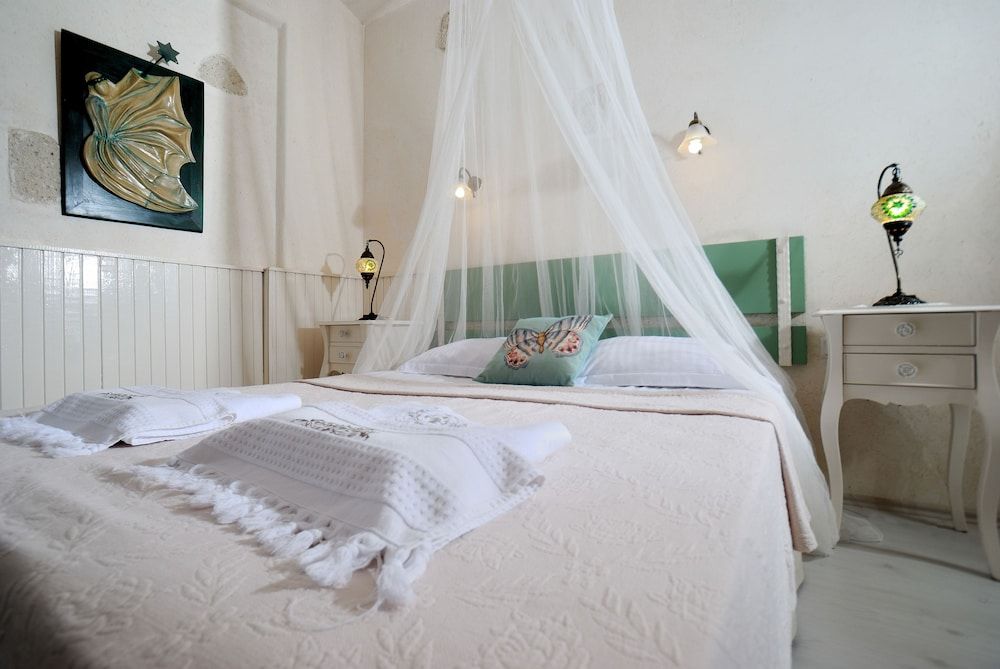 Peri Art Hotel Deluxe Double Room 9