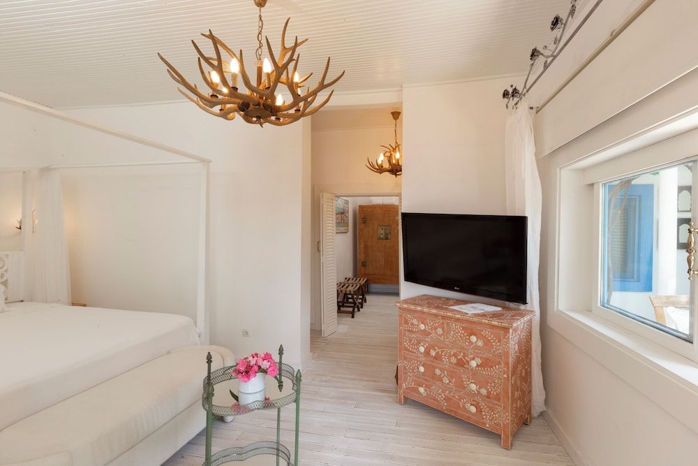 Luxury Suite (Cam)