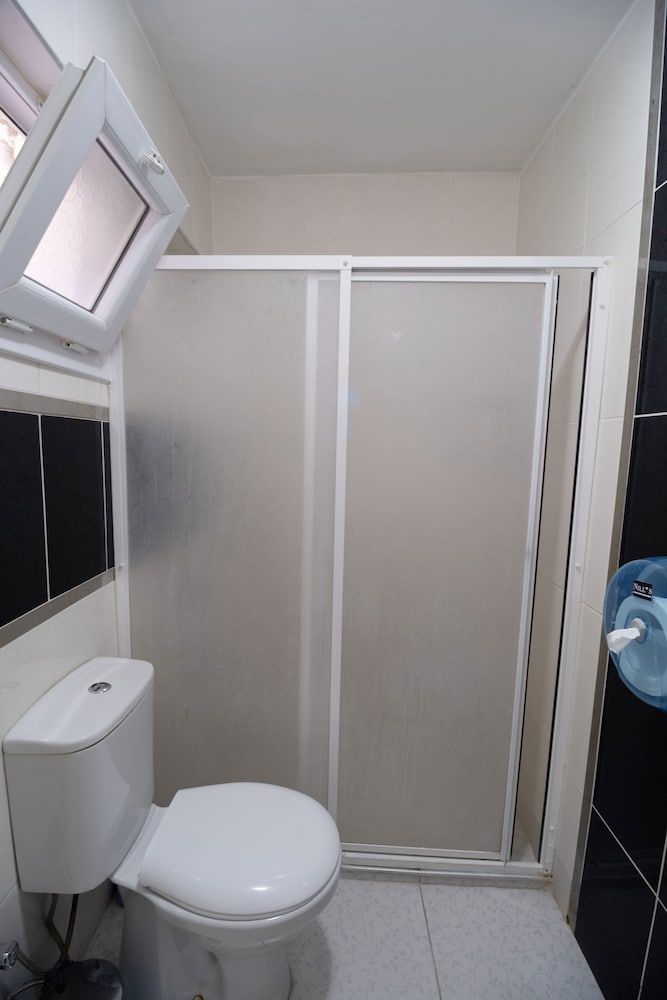 Foca Ensar Hotel Quadruple Room 7