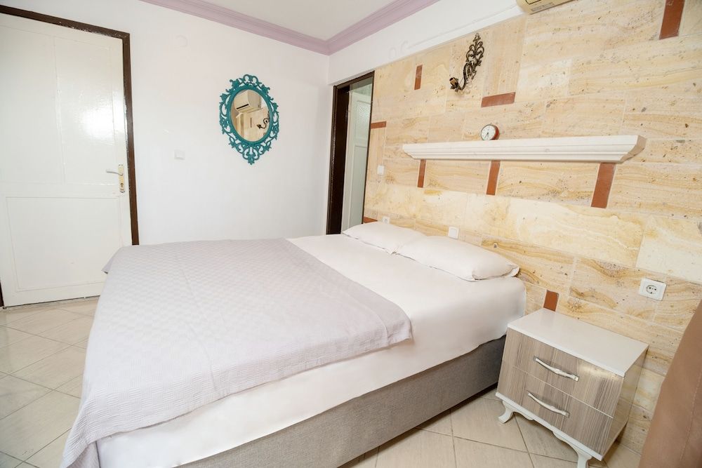Foca Ensar Hotel Double Room 9