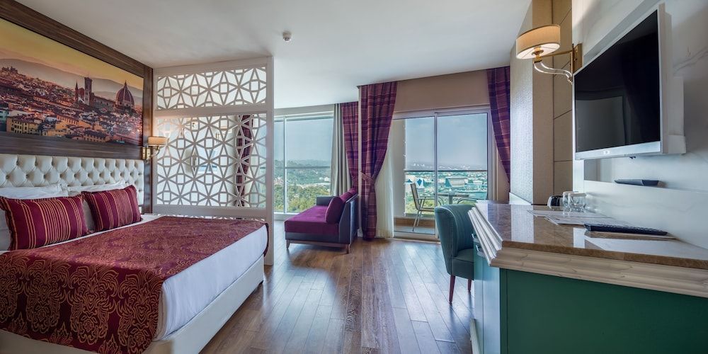 Standard Room, Partial Sea View