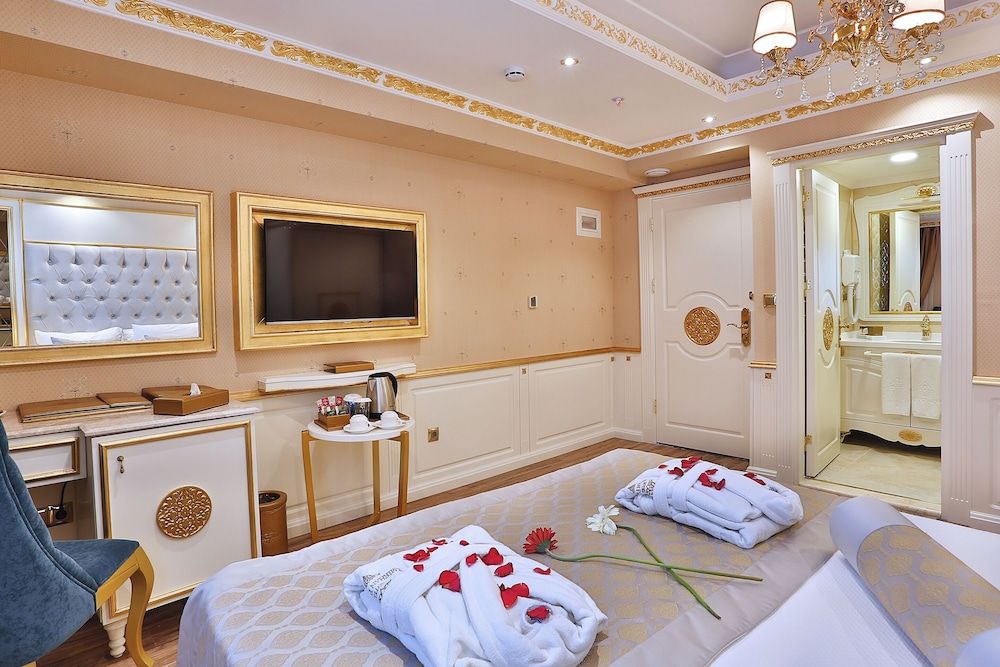Hotel Emirhan Palace Deluxe Room 5