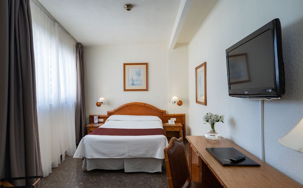 Economy Double Room (No Balcony)