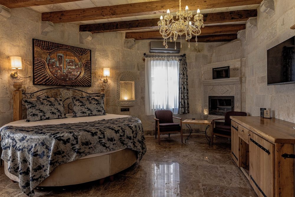 Göreme Cave Suites Junior Double Room 13
