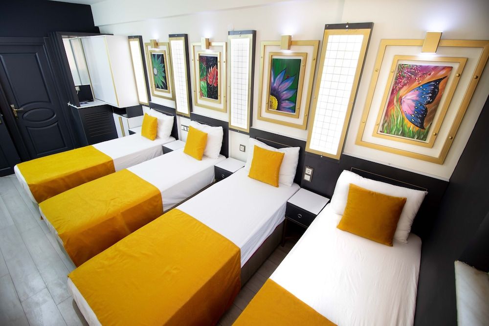 Exporoyal Hotel Standard Quadruple Room 3