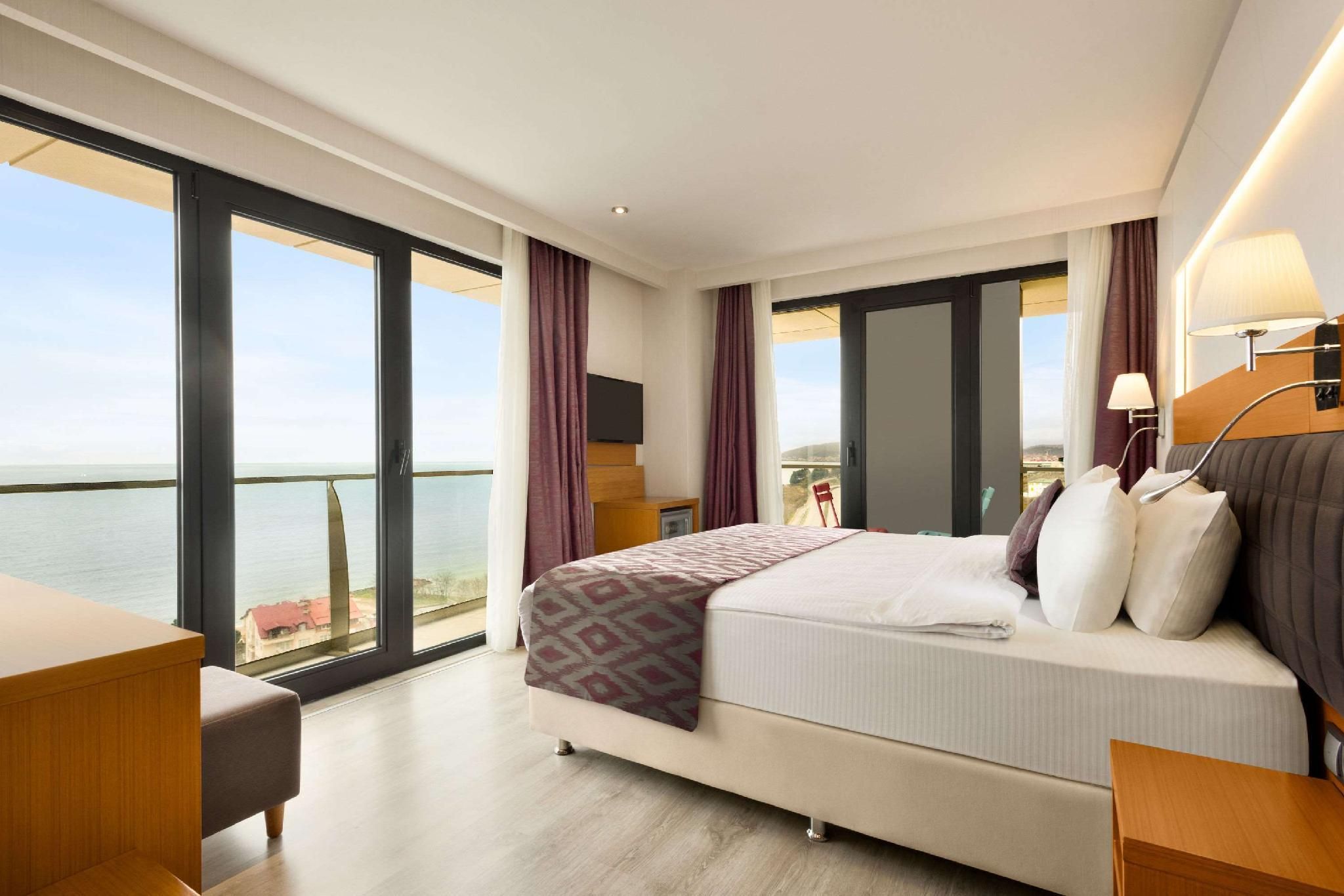 Sea View 1 King Bed Non Smoking Room