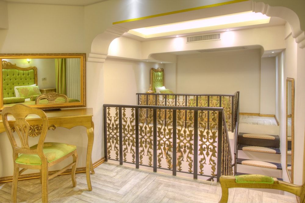 Art Deco Suites Istanbul King Suite, 1 Bedroom, Balcony, City View 2