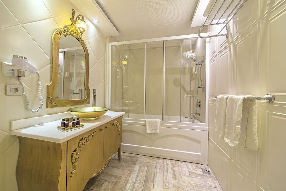 Art Deco Suites Istanbul King Suite, 1 Bedroom, Balcony, City View 26