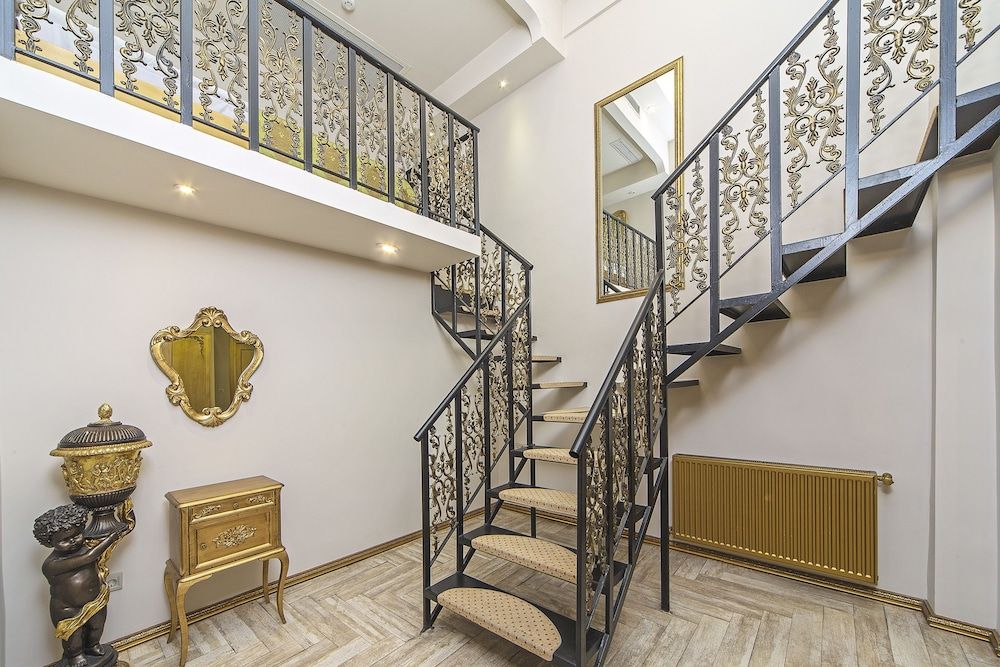 Art Deco Suites Istanbul King Suite, 1 Bedroom, Balcony, City View 7