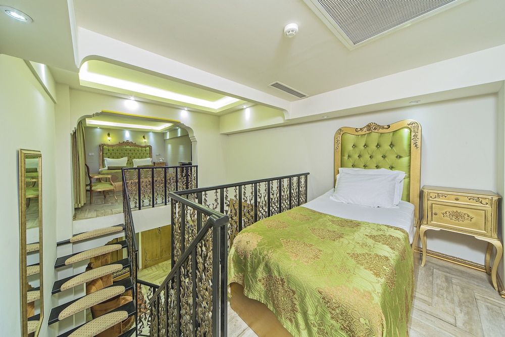 Art Deco Suites Istanbul King Suite, 1 Bedroom, Balcony, City View 8