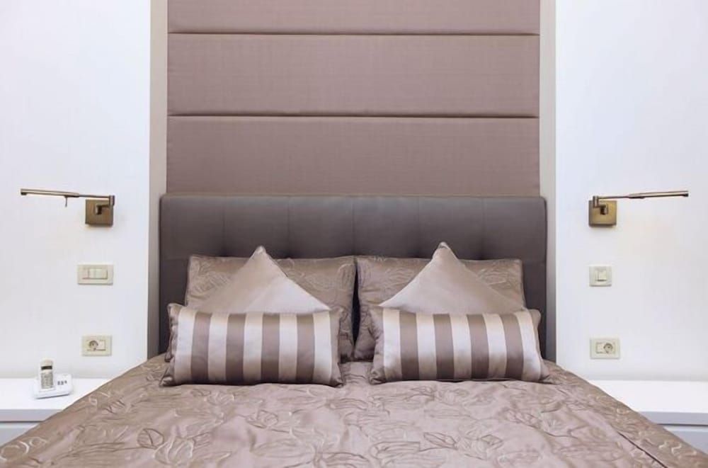 undefined Pera Residence 6