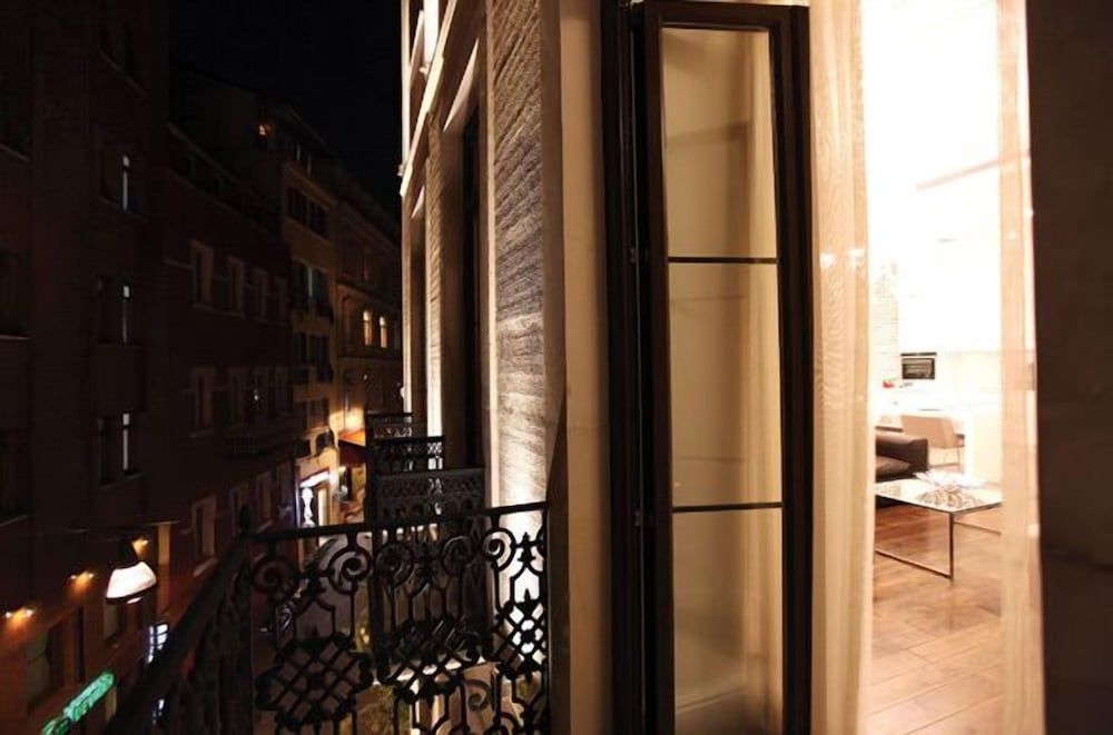 undefined Pera Residence 8
