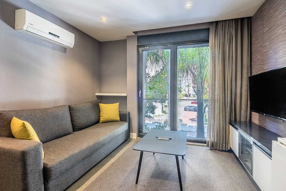 BMK Suites & Apartments Junior Apartment 4