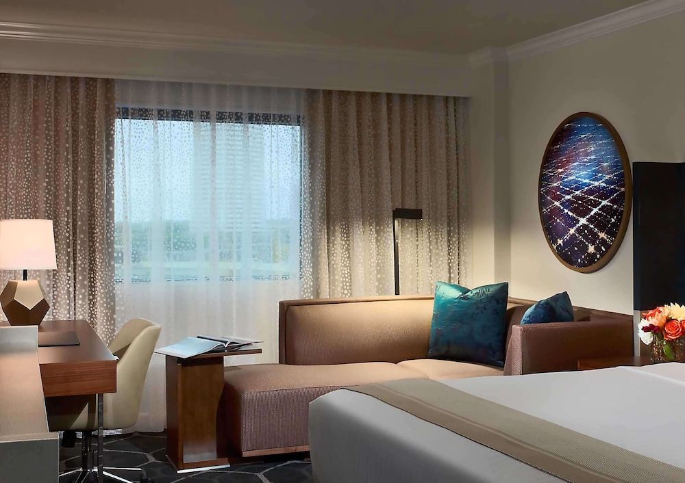 The Royal Sonesta Houston Galleria Deluxe Room, 1 King Bed, Accessible (Hearing, SHower) 3
