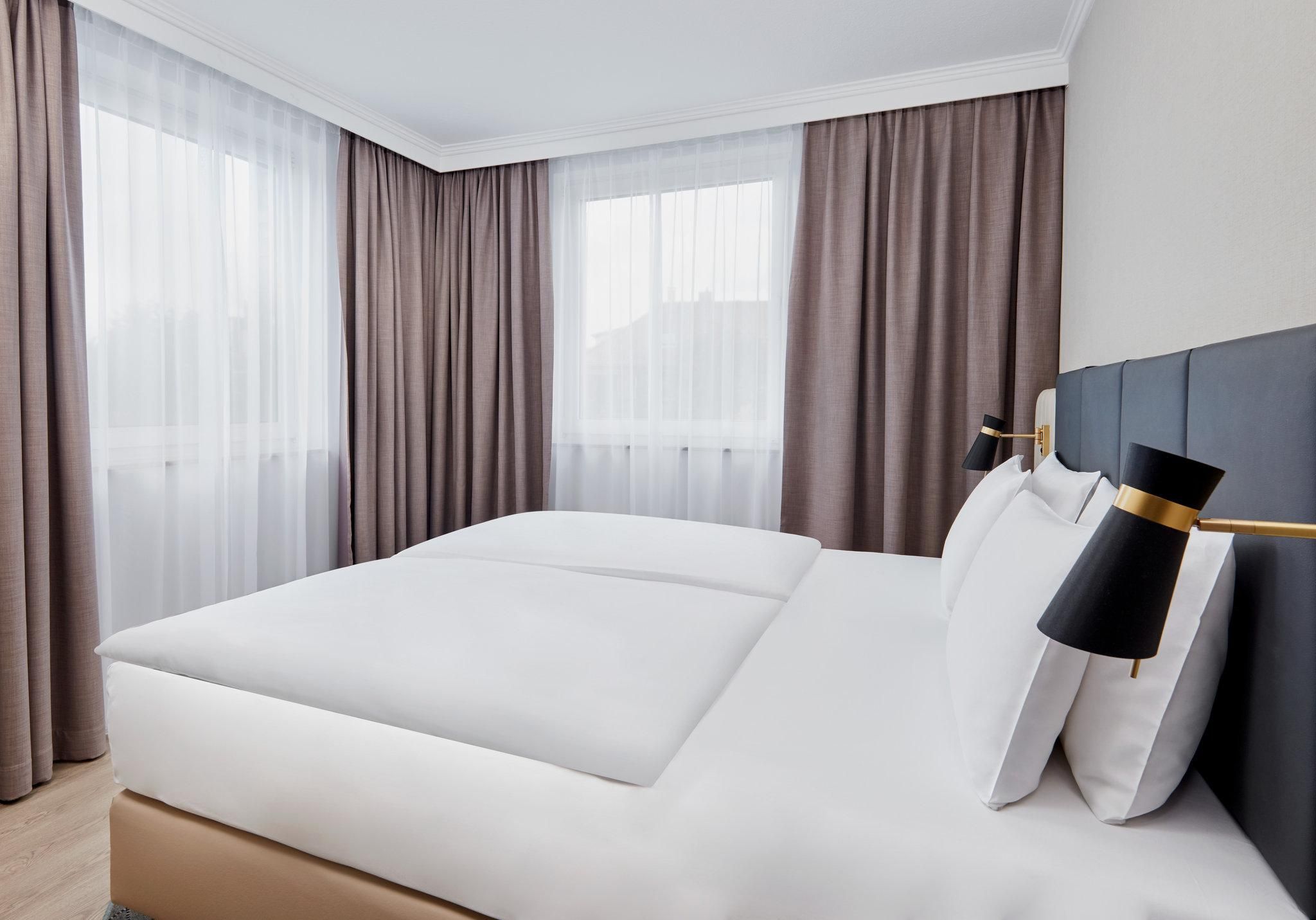 1 King Junior Suite
