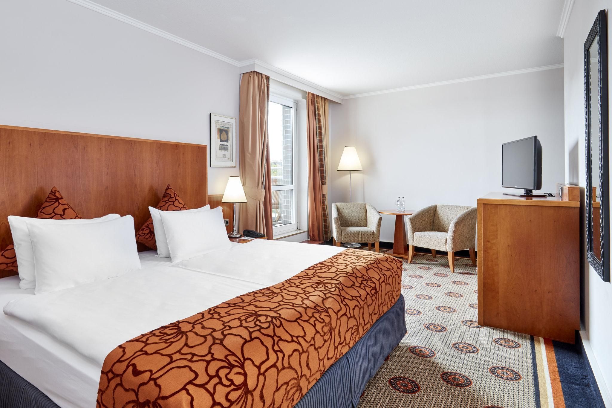 Club Room 1 King Size Bed