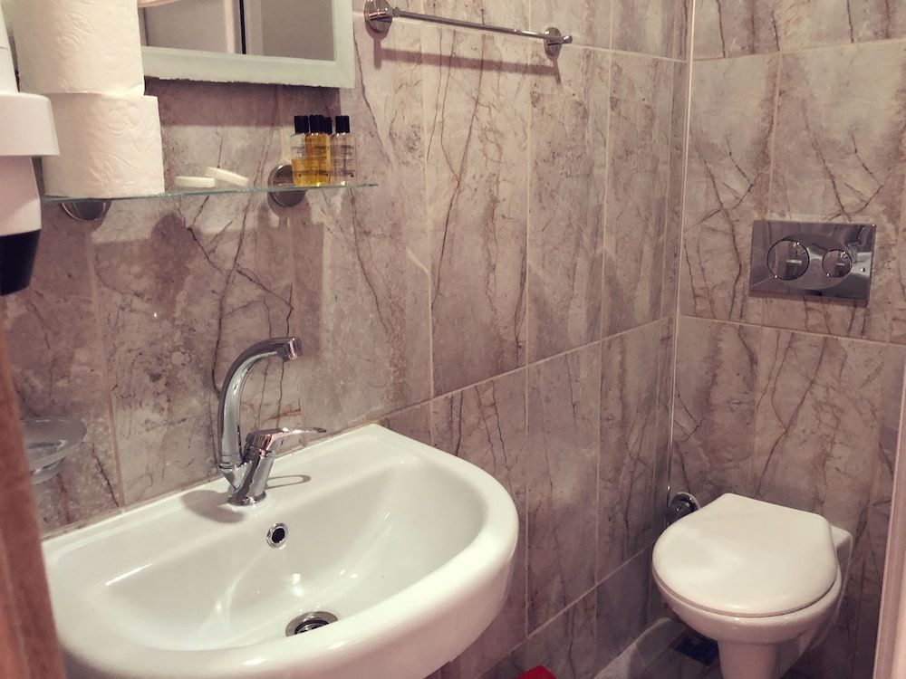 Dove Apart Hotel Deluxe Double or Twin Room 6